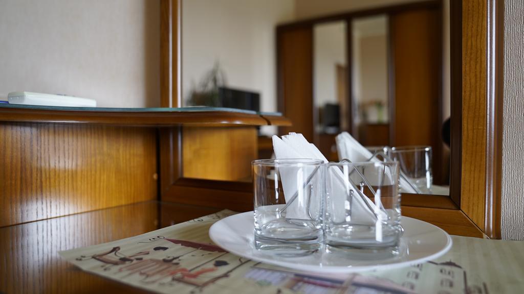Mercury Hotel Kharkov Ngoại thất bức ảnh
